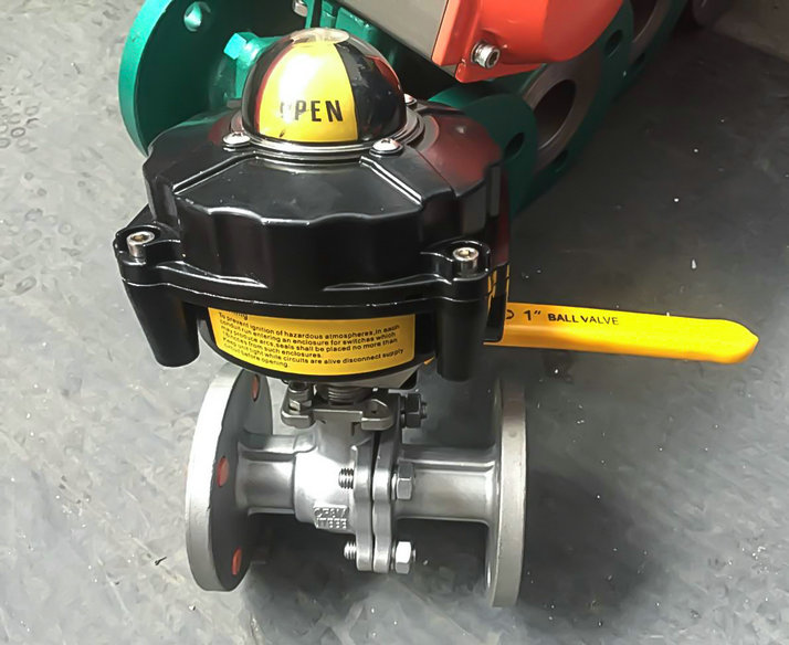 手動(dòng)信(xin)号灋(fa)蘭球閥